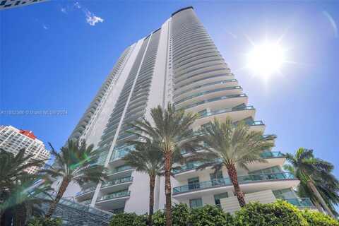 1331 Brickell Bay Dr, Miami, FL 33131