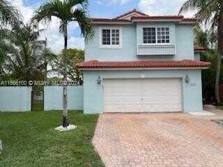 10639 NW 7th St, Pembroke Pines, FL 33026