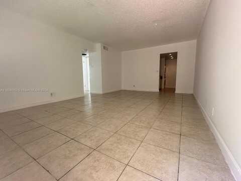 10206 Twin Lakes Dr, Coral Springs, FL 33071