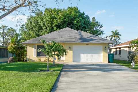 691 102nd AVE, Naples, FL 34108