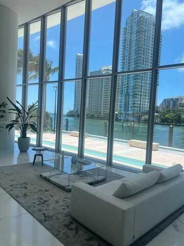 300 Biscayne Blvd Way, Miami, FL 33131