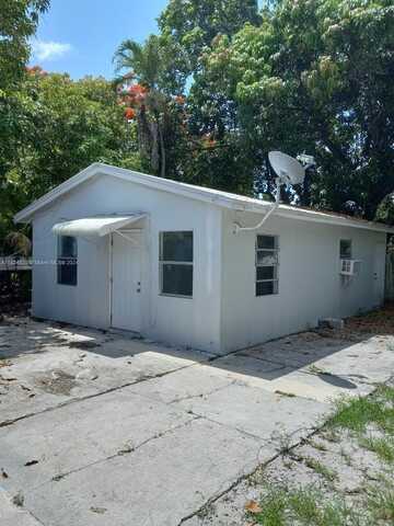 860 NW 108th St, Miami, FL 33168