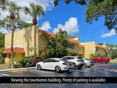 892 SW 9th Street Cir, Boca Raton, FL 33486