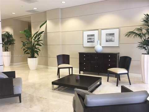 19380 Collins Ave, Sunny Isles Beach, FL 33160