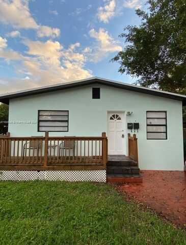 40 SE 12th St, Dania Beach, FL 33004