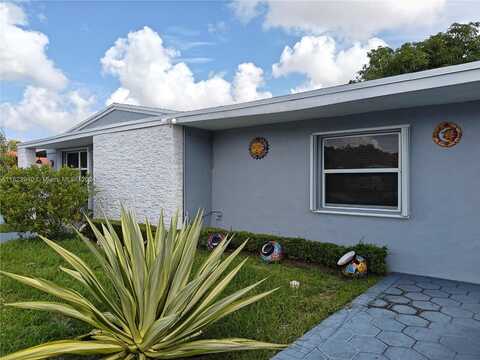 1260 W 62nd St, Hialeah, FL 33012