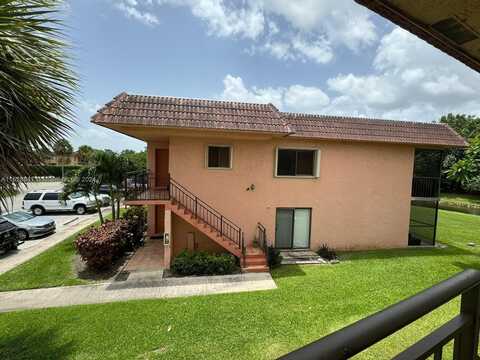 213 Lakeview Dr, Weston, FL 33326