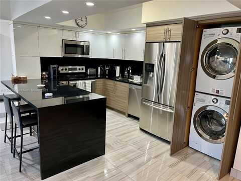 19370 Collins Ave, Sunny Isles Beach, FL 33160