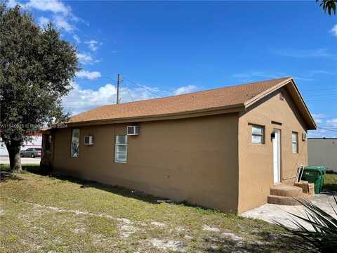 1021 W 33rd St, Riviera Beach, FL 33404