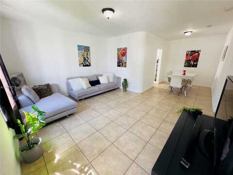 301 NW 37th St, Miami, FL 33127