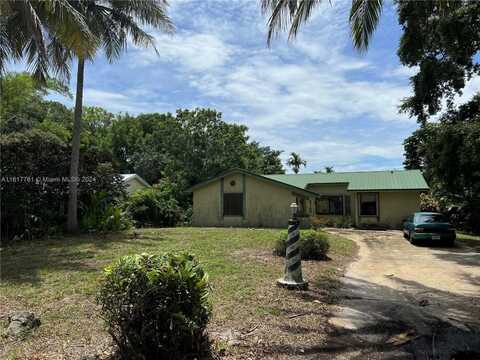 5148 Woodland Dr, Delray Beach, FL 33484