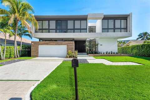 418 Sunset Dr, Hallandale Beach, FL 33009