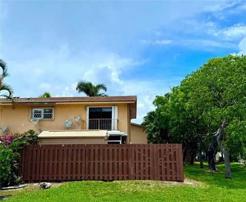 450 SE 7th St, Dania Beach, FL 33004