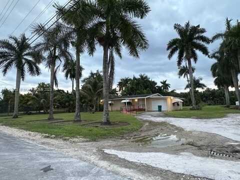 310 NW 161st St, Miami, FL 33169