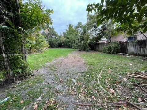 8263 NE 1st Ave, Miami, FL 33138