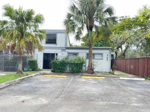 1761 NW 73rd Ave, Plantation, FL 33313