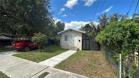 135 NW 68th St, Miami, FL 33150