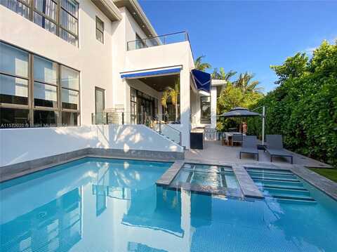 116 W Mashta Dr, Key Biscayne, FL 33149