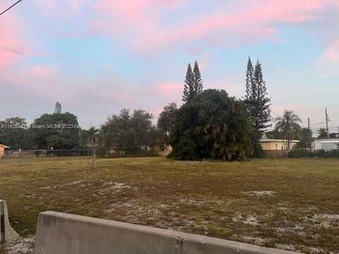 221-229 SE 10 St, Hallandale Beach, FL 33009