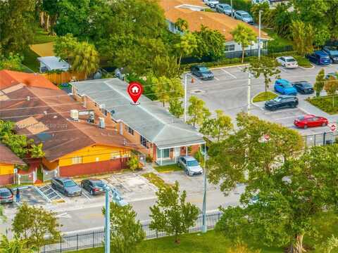 135 SE 5th St, Hallandale Beach, FL 33009