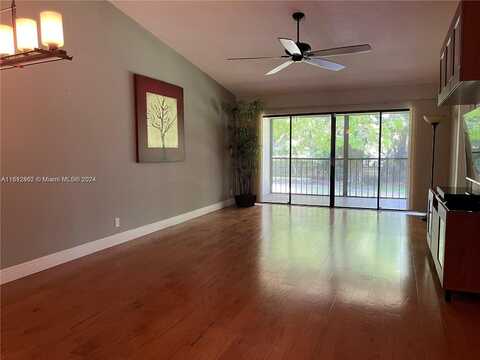 5121 Oak Hill Ln, Delray Beach, FL 33484