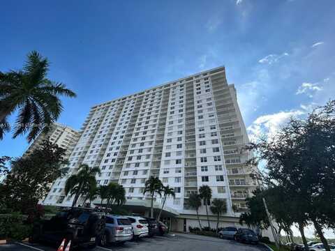 300 Bayview Dr, Sunny Isles Beach, FL 33160