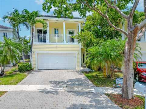 357 NE 35th Ter, Homestead, FL 33033