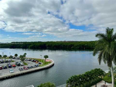 400 Kings Point Dr, Sunny Isles Beach, FL 33160