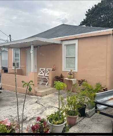 4183 E 10th Ave, Hialeah, FL 33013