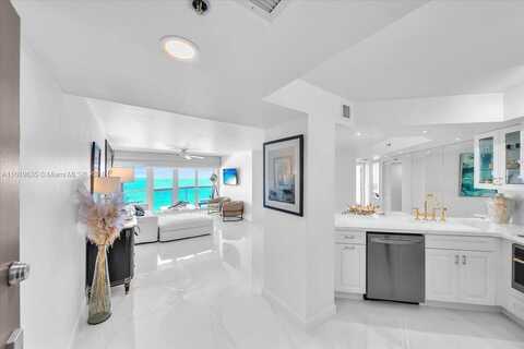 6767 Collins Ave, Miami Beach, FL 33141