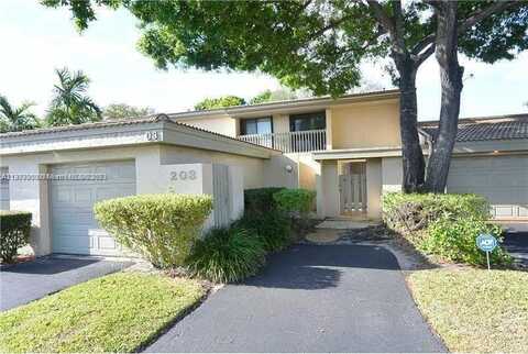 203 Dunwoody Ln, Hollywood, FL 33021