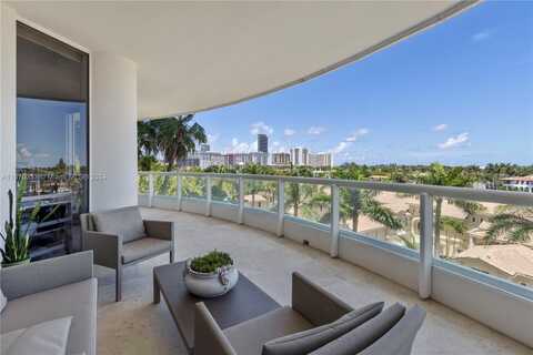 21050 Point Pl, Aventura, FL 33180