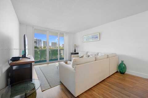 19370 Collins Ave, Sunny Isles Beach, FL 33160