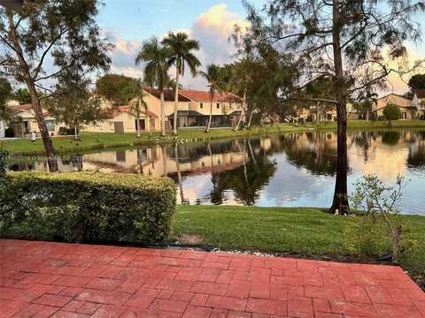 617 NW 109th Ave, Pembroke Pines, FL 33026