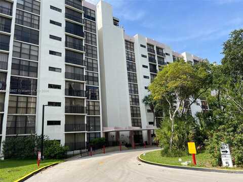 16909 N Bay Rd, Sunny Isles Beach, FL 33160