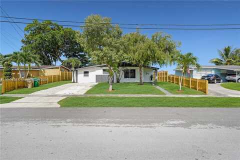 3740 SW 55th Ave, Davie, FL 33314