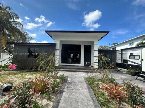 224 SW 12th St, Dania Beach, FL 33004