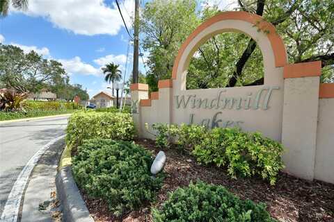 8621 SW 5th St, Pembroke Pines, FL 33025