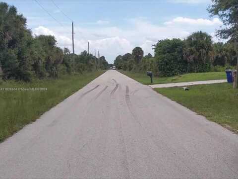 3215 52nd St W, Lehigh Acres, FL 33971