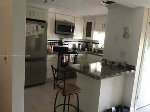 311 S Hollybrook Dr, Pembroke Pines, FL 33025