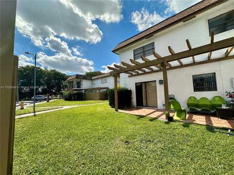 6892 NW 169th St, Hialeah, FL 33015