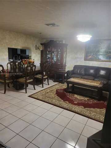 10877 NW 8th St, Pembroke Pines, FL 33026