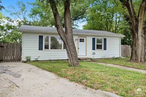 1020 Moss Circle, Junction City, KS 66441