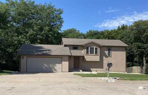 837 Davis Drive, Manhattan, KS 66502