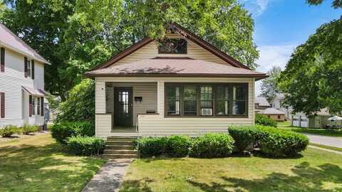 537 Clark St, Willard, OH 44890