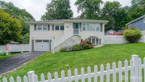 20 Mast Road, Hopatcong, NJ 07843