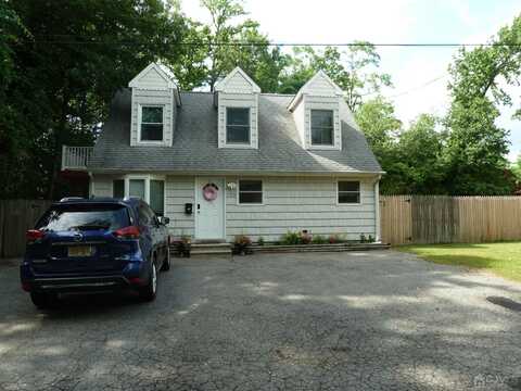 135 Rosewood Drive, Old Bridge, NJ 07735