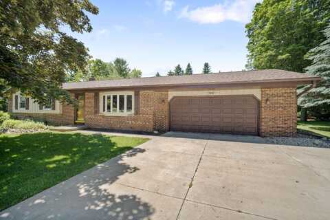 5437 Meadow View Ct, Slinger, WI 53086