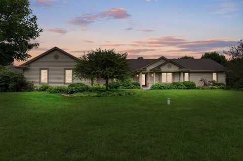 3370 Moraine Valley Dr, Slinger, WI 53086