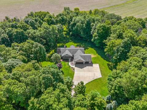 W3121 Oaklawn Rd, Iron Ridge, WI 53035